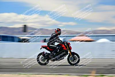 media/Mar-25-2024-Moto Forza (Mon) [[8d4319bd68]]/4-Novice Group/Session 4 Front Straight Speed Pans/